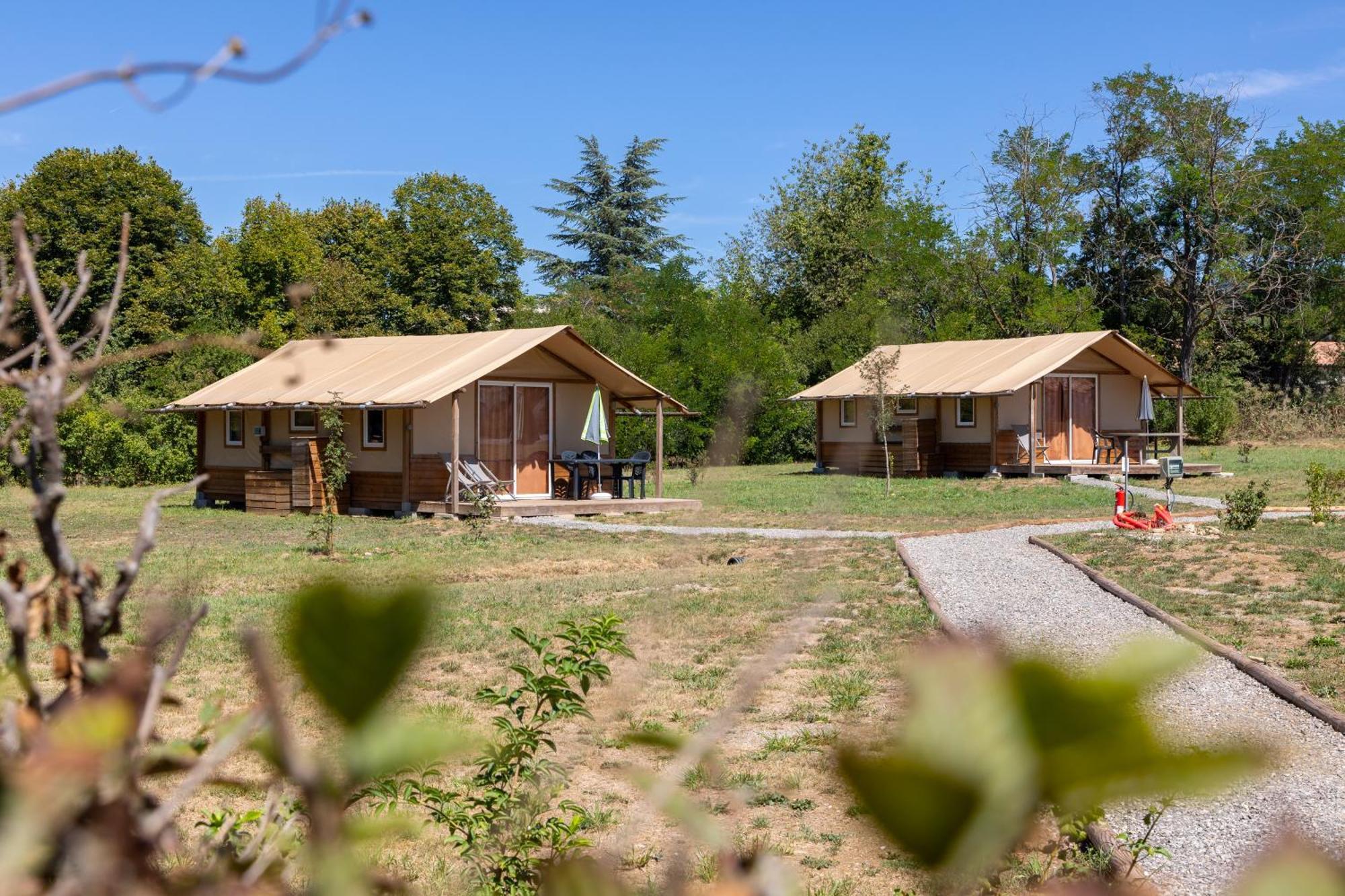 Camping Sites Et Paysages Les Pres Hauts Sisteron Luaran gambar